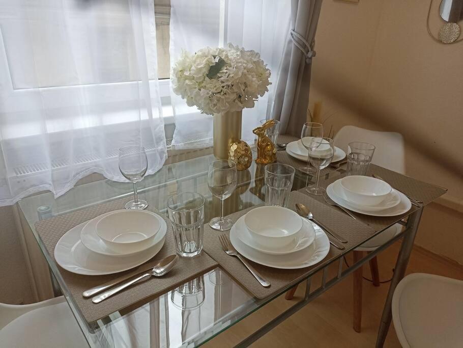Trendy 2 Room Flat, Next To Corvin Mall Free Huge Garage! Ac,Dishwasher,Washmachine, Smart Tv 부다페스트 외부 사진