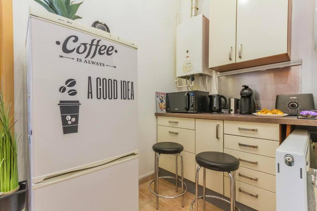 Trendy 2 Room Flat, Next To Corvin Mall Free Huge Garage! Ac,Dishwasher,Washmachine, Smart Tv 부다페스트 외부 사진
