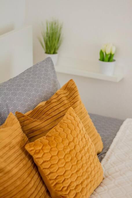 Trendy 2 Room Flat, Next To Corvin Mall Free Huge Garage! Ac,Dishwasher,Washmachine, Smart Tv 부다페스트 외부 사진